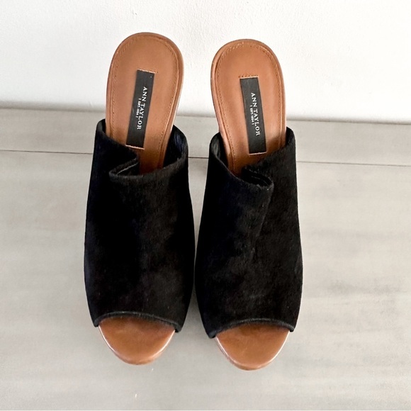 Ann Taylor Black Suede Wooden Lorena Mule Platform Heels sz 8 - Picture 4 of 10